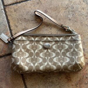 Coach wristlet wallet